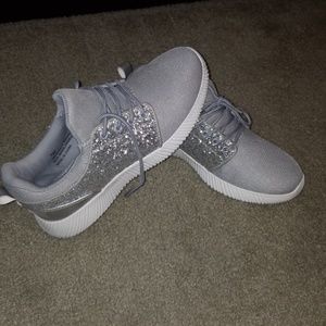 Cape robbin sparkled sneaker